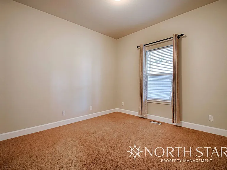 2525 NW High Lakes Loop — Photo 9