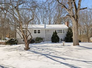 7 Dean Cir, Andover, MA 01810