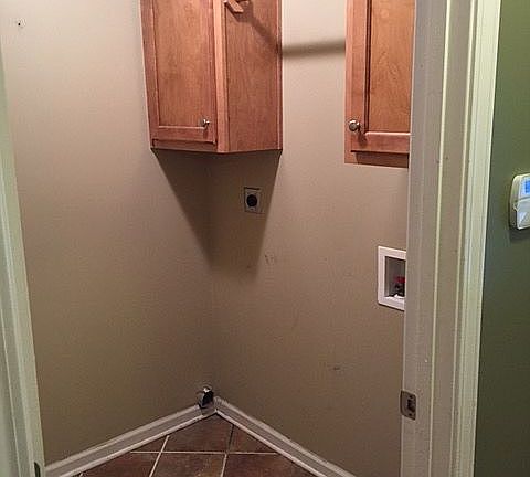 4th image of 255 Cameron Dr