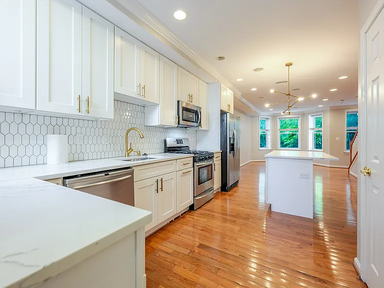 35 Rhode Island Ave NW #B — Photo 6