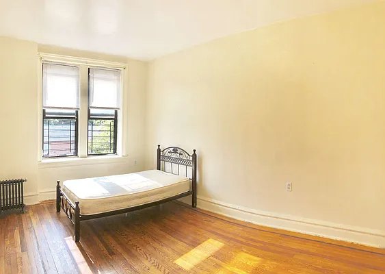 Rented by Uptown Flats LLC | media 17