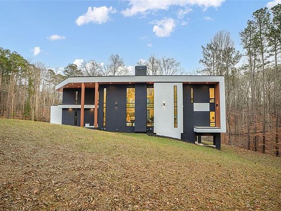 4th image of 1736 Cox Rd