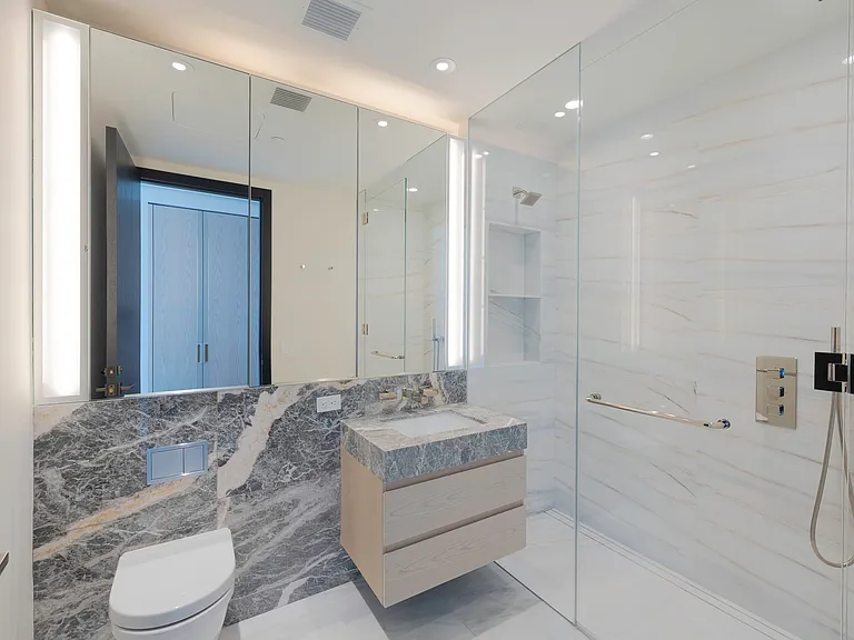 125 Greenwich St #25C — Photo 12