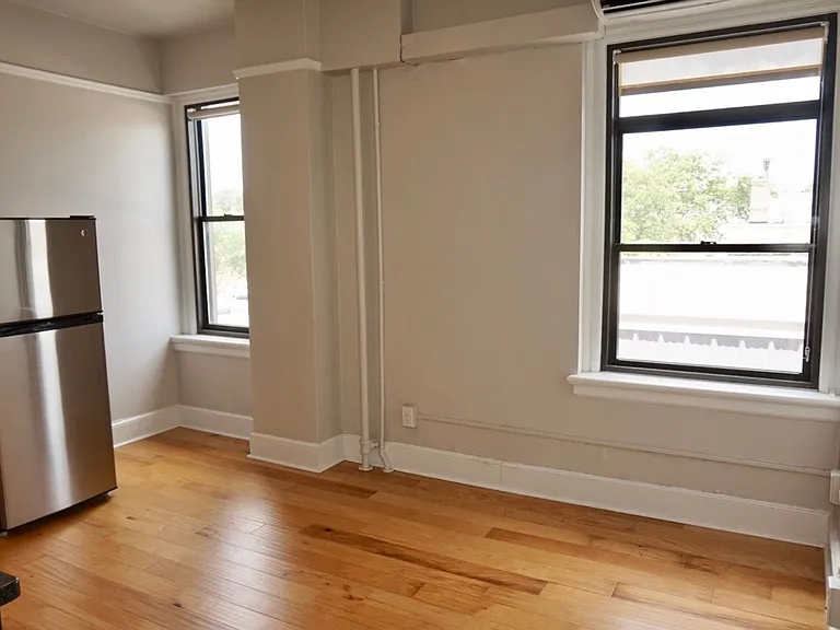 301 Main St — Photo 14