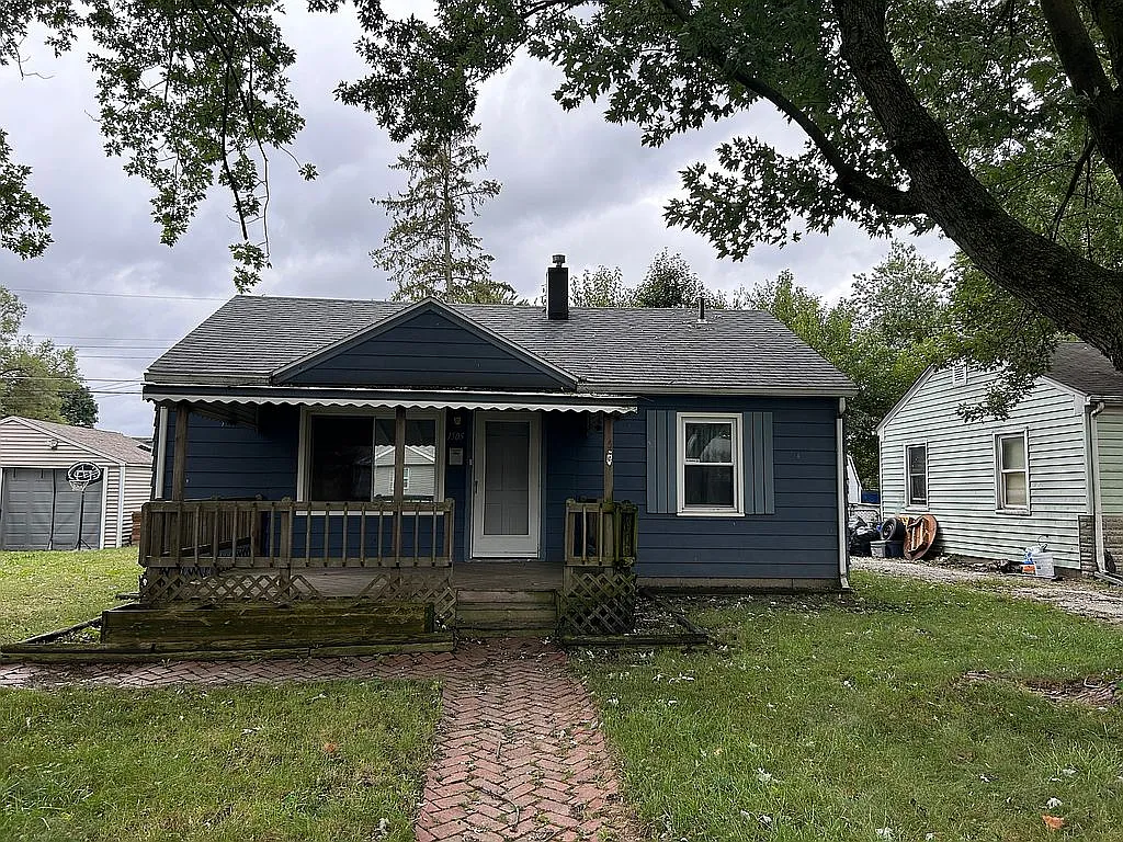 1505 W North St photo 1