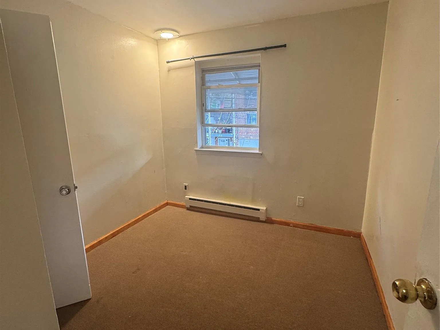 3 bed, 1.5 bath, 1800 sqft, $3,400 — Photo 3