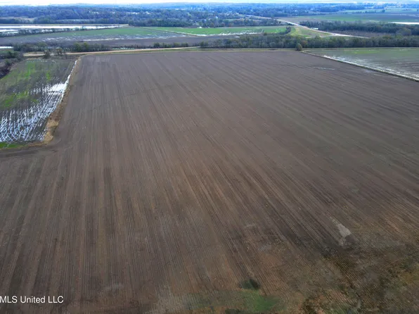 1486 Hot Thornton Rd, Tunica, MS 38676