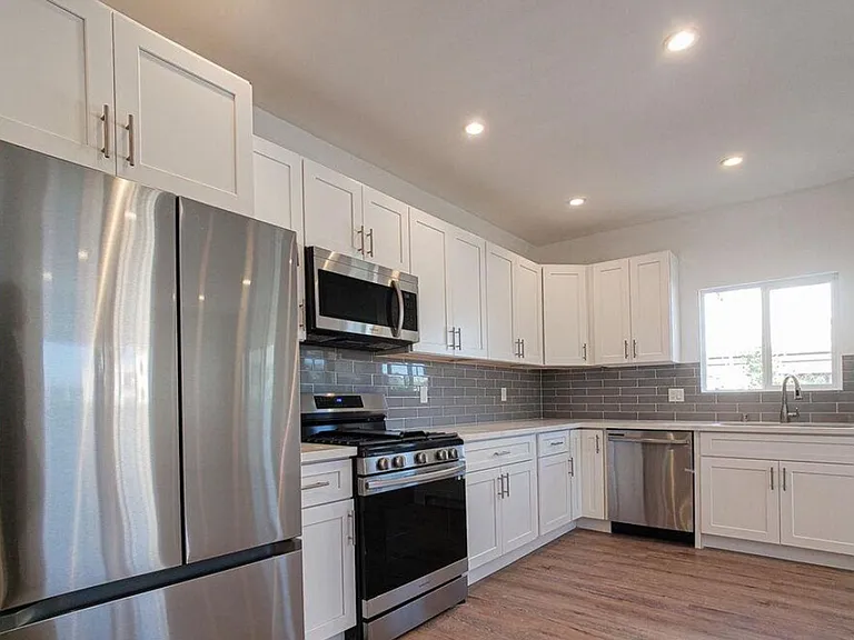 2951 Francis Ave — Photo 9
