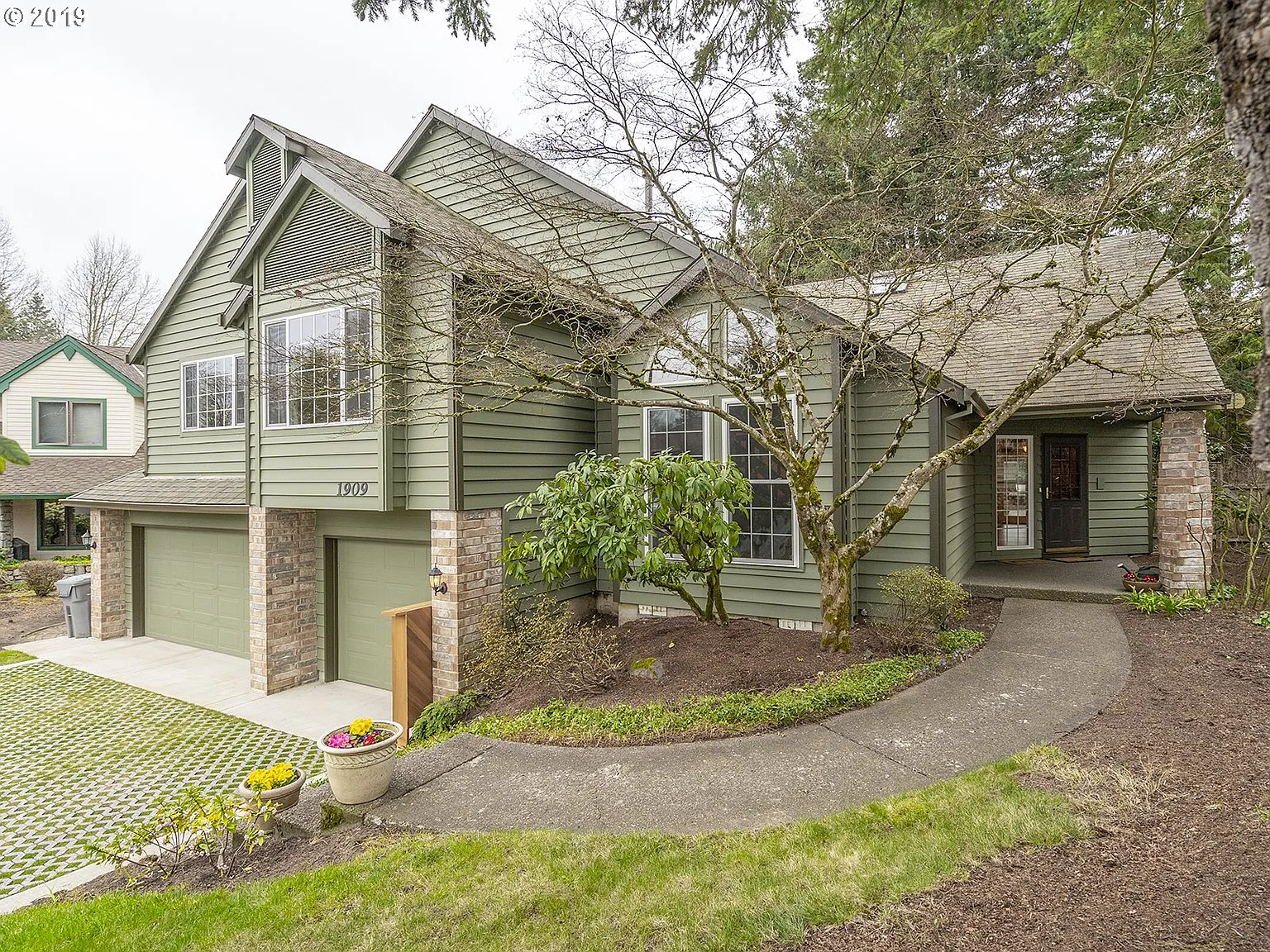 1909 Sunray Ct photo 1