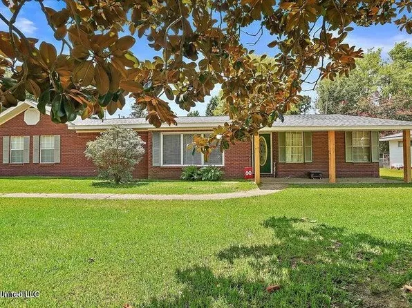105 Main St, Raleigh, MS 39153