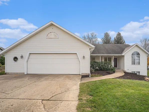 1680 Karen Dr, Dorr, MI 49323