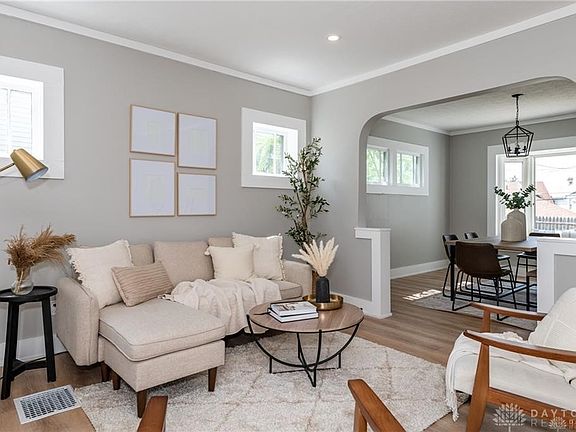 5th image of 155 Oaklawn Ave