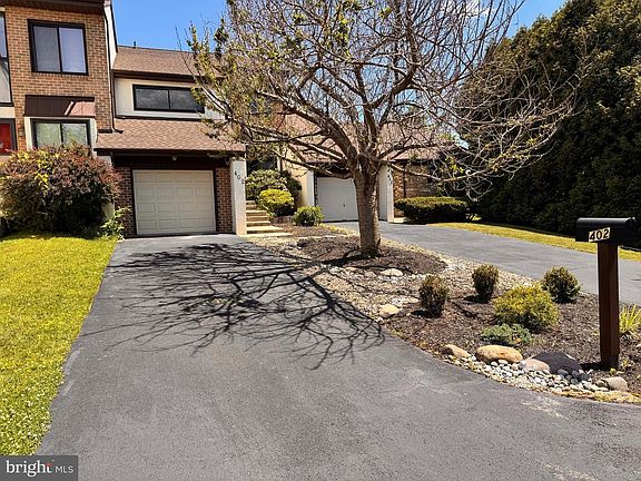 3rd image of 402 Harrison Pl