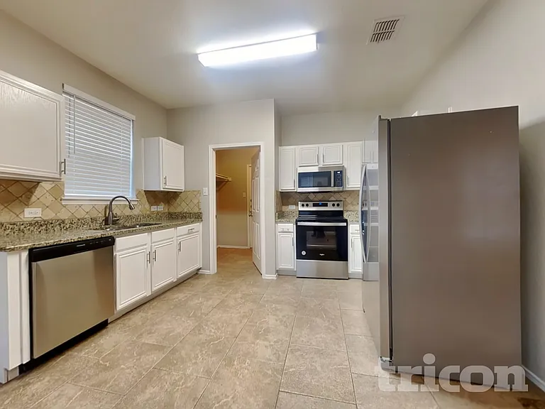 2705 Lynx Ln — Photo 5