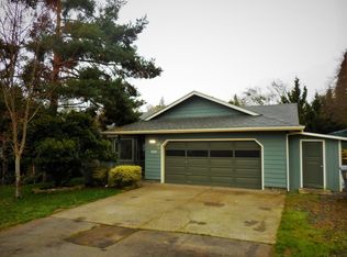1113 NW Hillside Dr, Grants Pass, OR