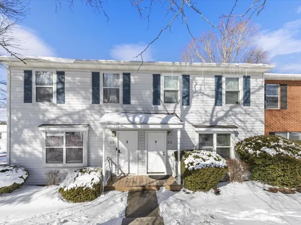 212 Pheasant Run Dr, Blacksburg, VA 24060