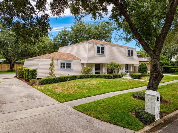 13305 Golf Crest Cir, Tampa, FL 33618