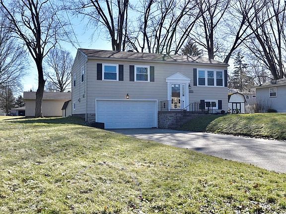 4th image of 4517 Warwick Dr N