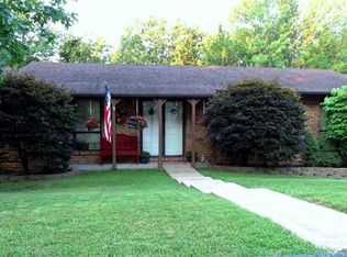 2014 Raintree Dr, Imperial, MO 63052