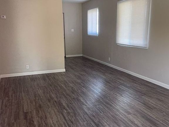 4th image of 612 N Center St