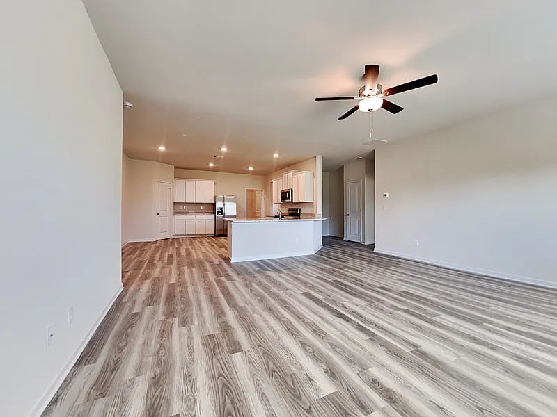 4 bed, 2.0 bath, 2226 sqft, $2,249 — Photo 4