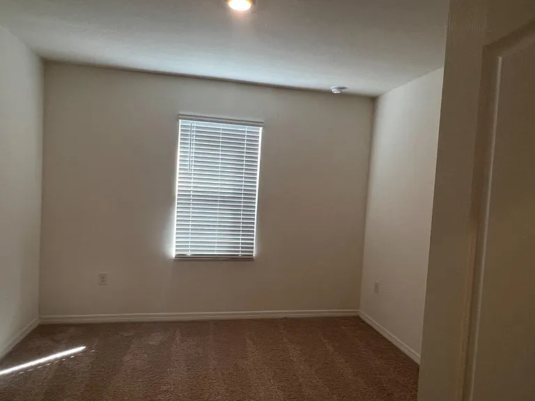 528 Boardwalk Ave — Photo 12