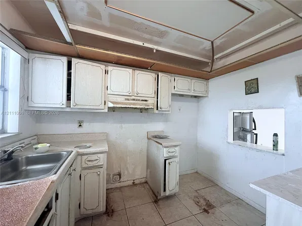 8600 Sunrise Lakes Blvd APT 312, Sunrise, FL 33322