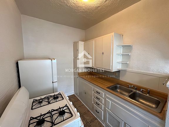 5th image of 1231 W Walnut St #203
