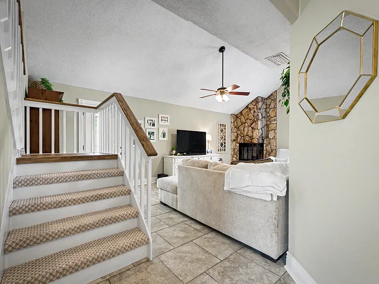 4487 Carolyn Cove Ln S — Photo 14
