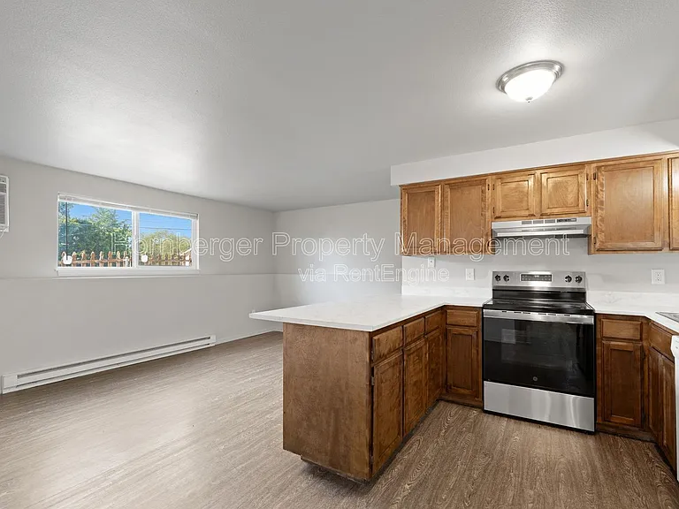 3203 N Smith St #6 — Photo 2