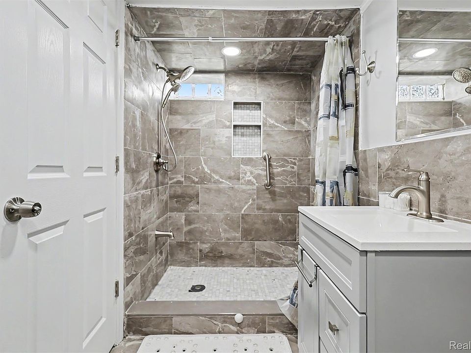 3429 Croissant St, photo 24