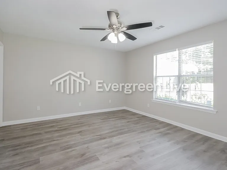 7064 Stoneridge Dr — Photo 12