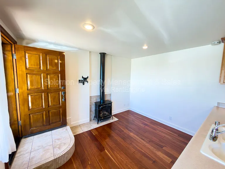 2354 Oxford Ave #A — Photo 2