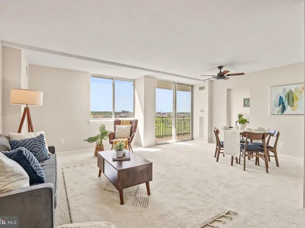 501 Slaters Ln APT 1016, Alexandria, VA 22314