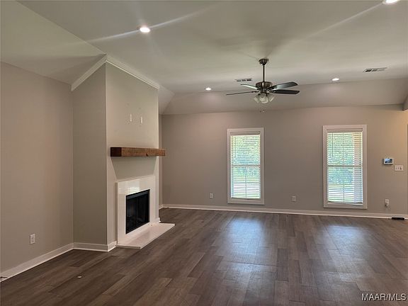 5th image of 107 Fox Run Dr