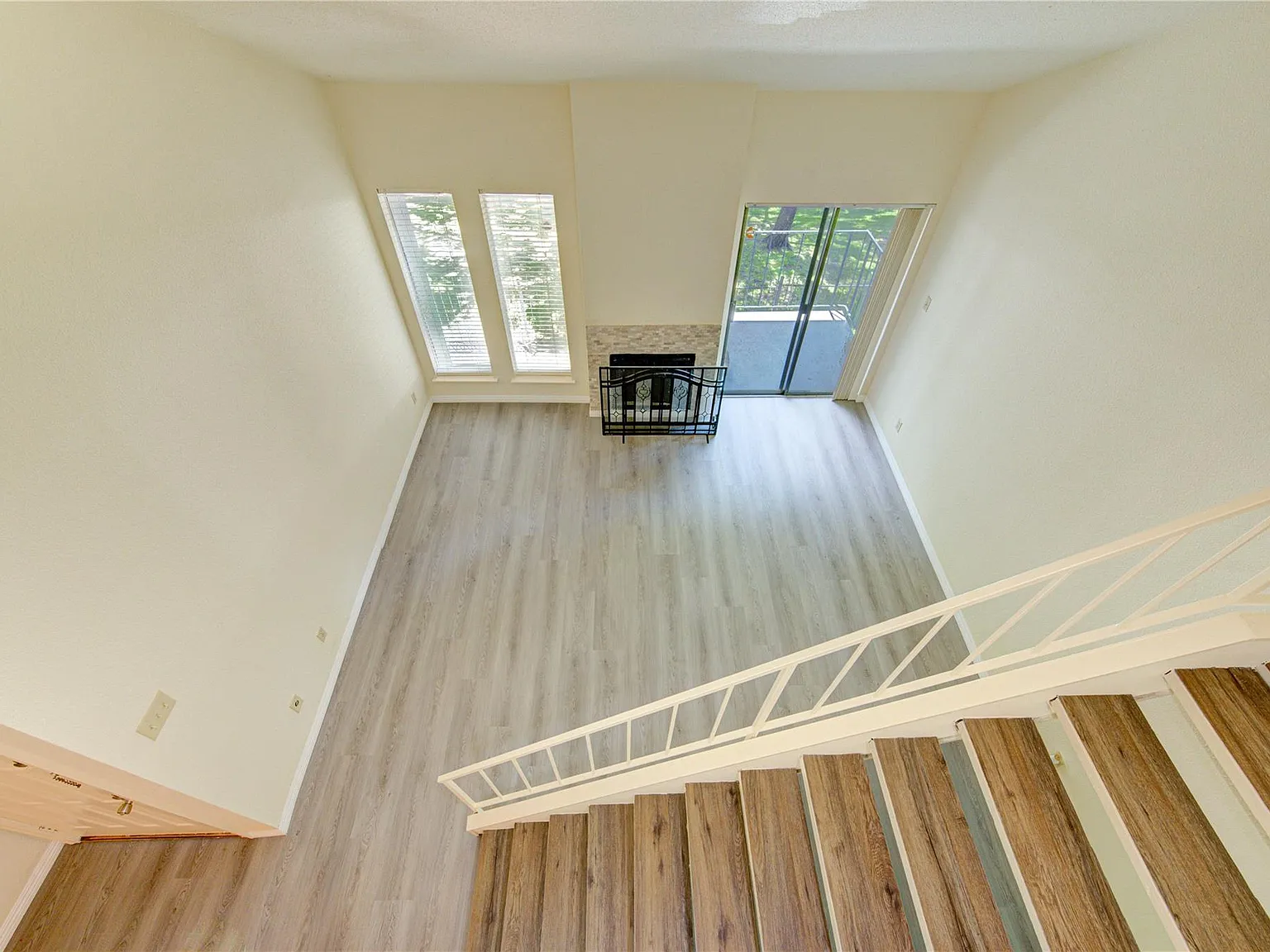 2 bed, 2.0 bath, 1068 sqft, $1,250 — Photo 3