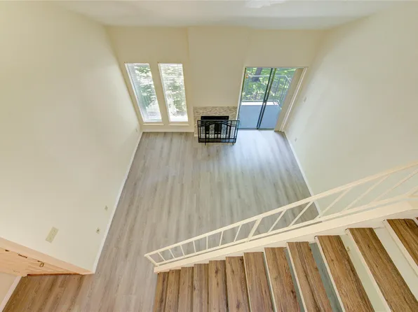 10811 Richmond Ave APT 9, Houston, TX 77042