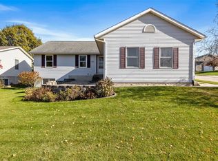 3737 Monarch Dr SW, Cedar Rapids, IA 52404