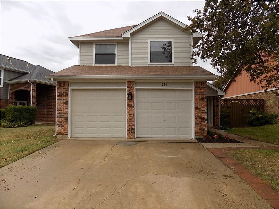 1st image of 954 Boxwood Dr