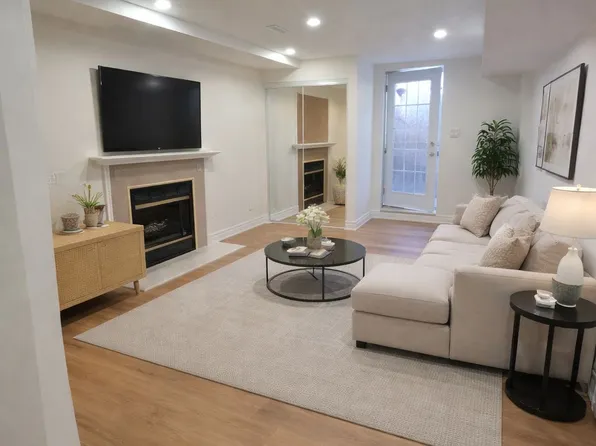 22 Deverell St #Basement, Whitby, ON L1R 1W4