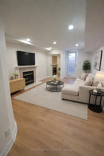 22 Deverell St #BASEMENT Photo 1