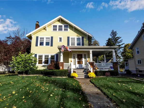 17 Hazard Pkwy, Albion, NY 14411