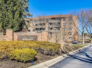 2020 Chestnut Ave APT 312, Glenview, IL 60025