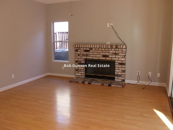 5th image of 620 Burwood Way