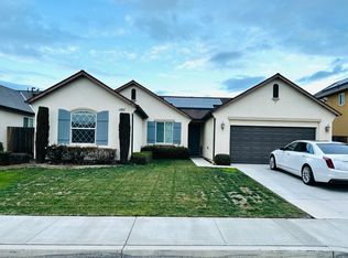 1062 W Muir Way, Hanford, CA 93230