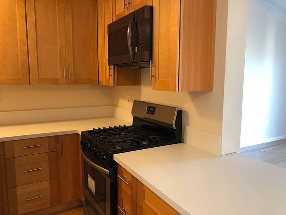4th image of 2637 S Centinela Ave #7