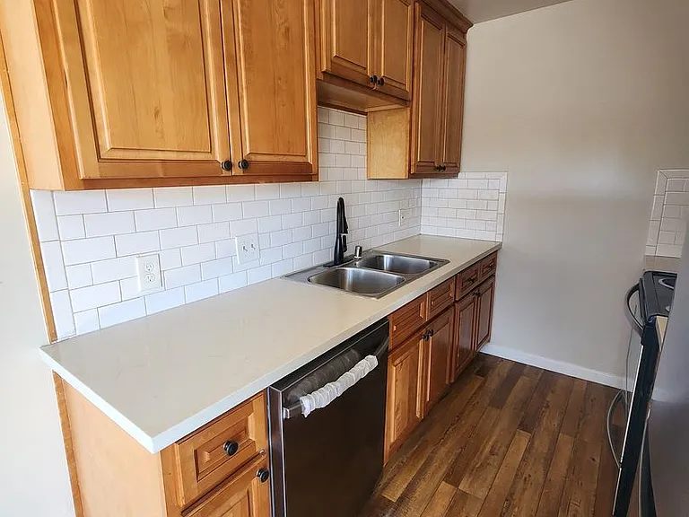1741 Washington St — Photo 4