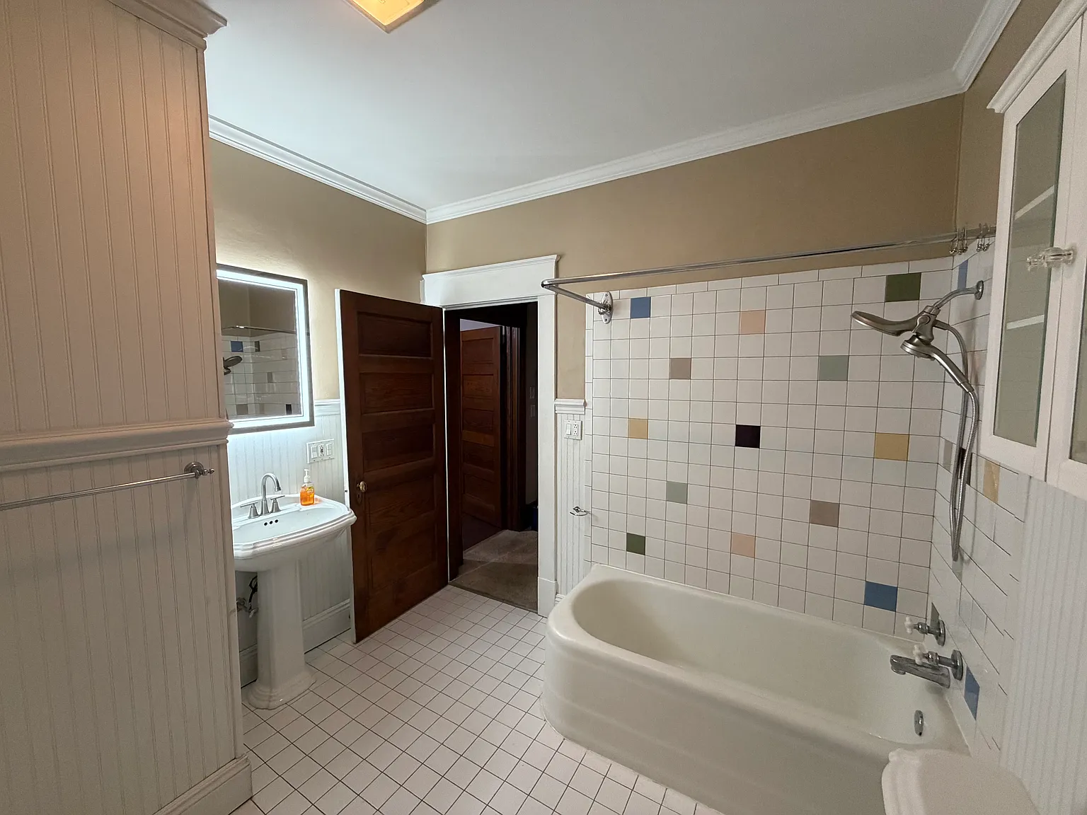 1 bed, 1000 sqft, $1,025 — Photo 1