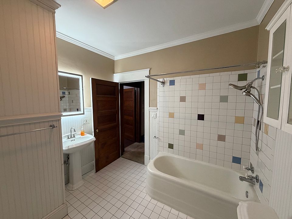 1st image of 601 Crescent Ave #2