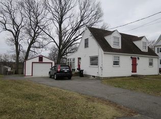 25 Ward St, Chicopee, MA 01020